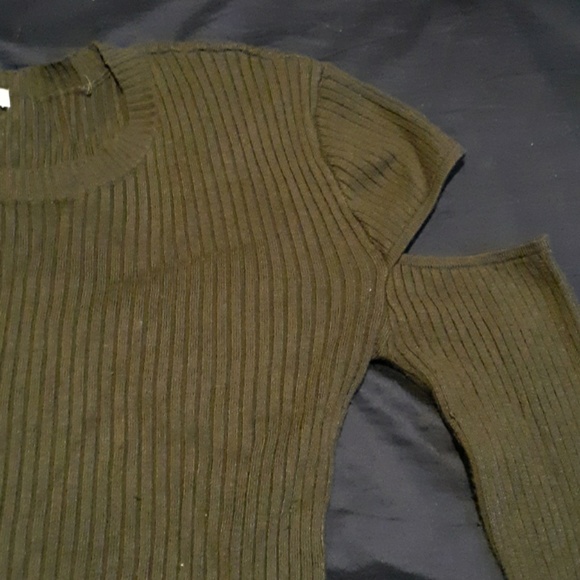 🍀Light sweater🍀 - Picture 3 of 4